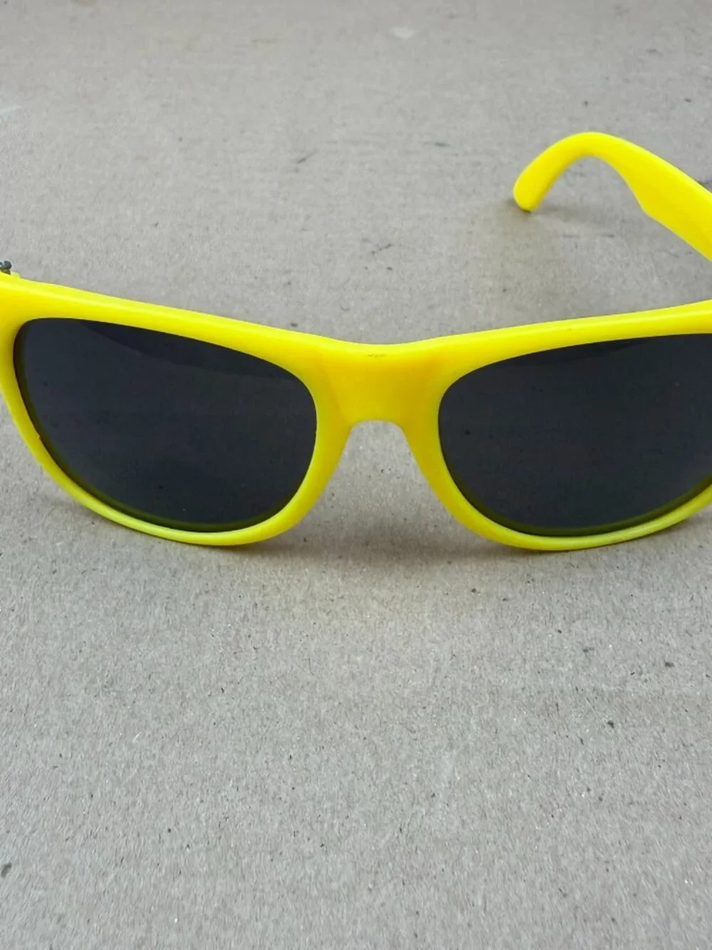 Kida yellow frame sunglasses - damage only for prank